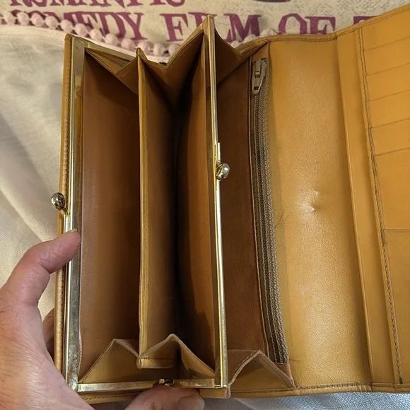 Celine Macadamia Bi-fold Long Wallet - Picture 8 of 16